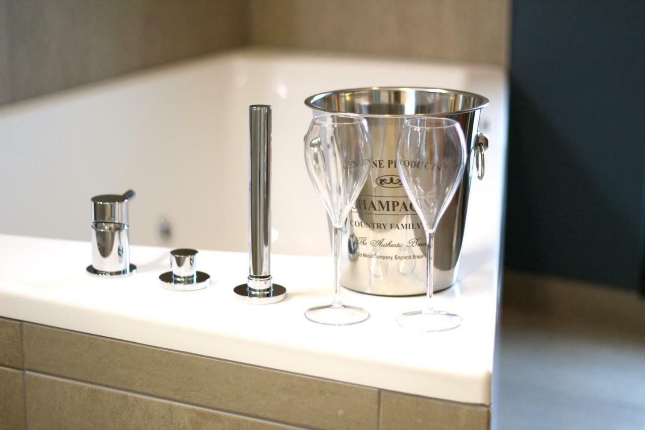 Bsauna & Wellness Apartment บรูจส์ ภายนอก รูปภาพ
